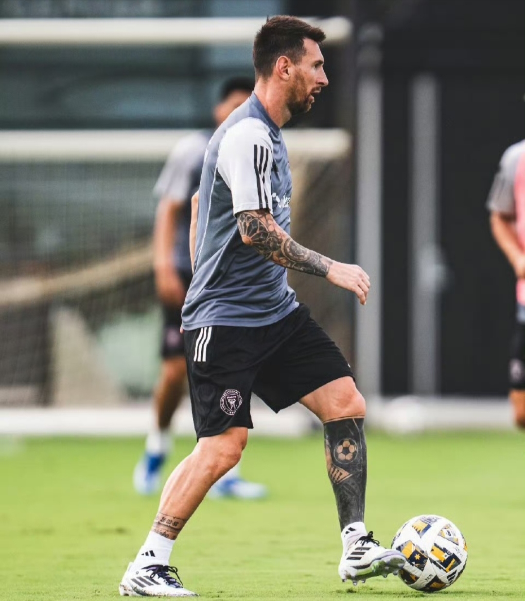 美国选手领跑,成为关注焦点 美国选手领跑,成为关注焦点