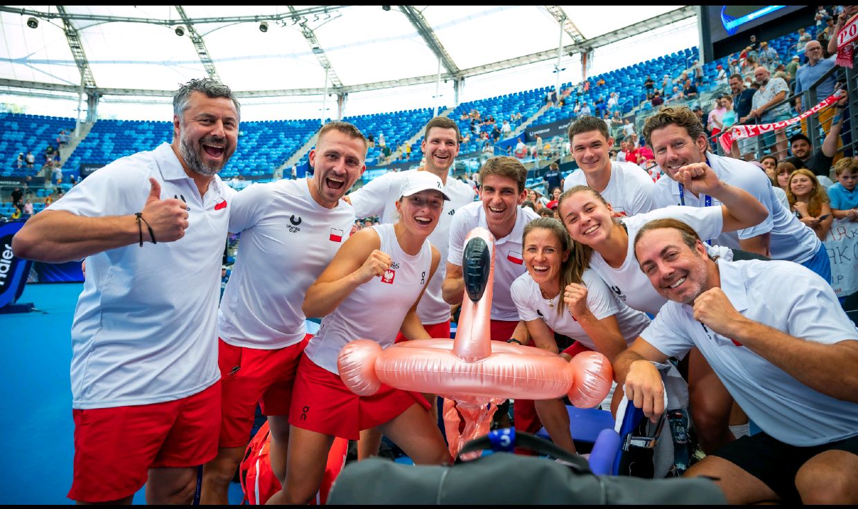 波兰队首轮战胜瑞士队,展现实力 波兰队首轮战胜瑞士队,展现实力