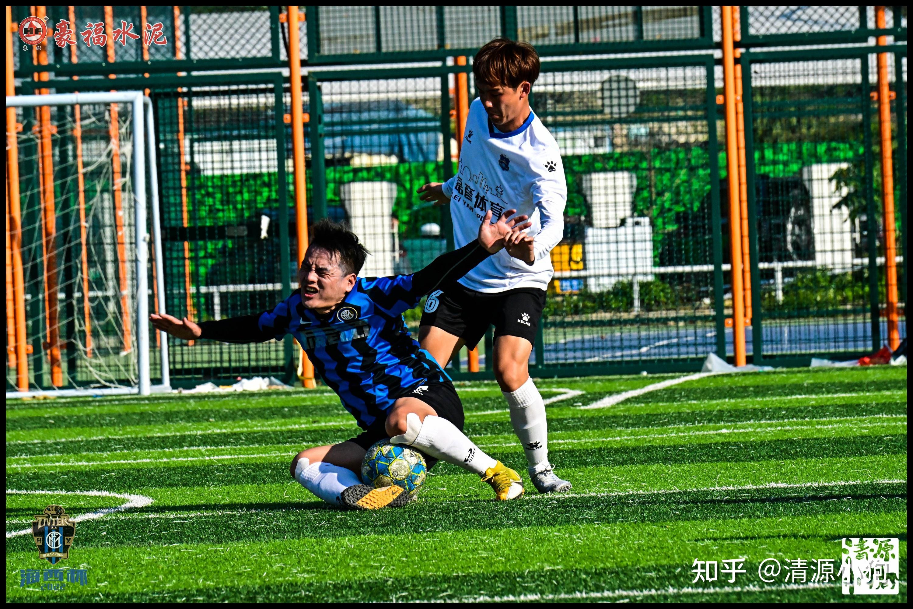 国际足球比赛紧张进行，球迷热情高涨