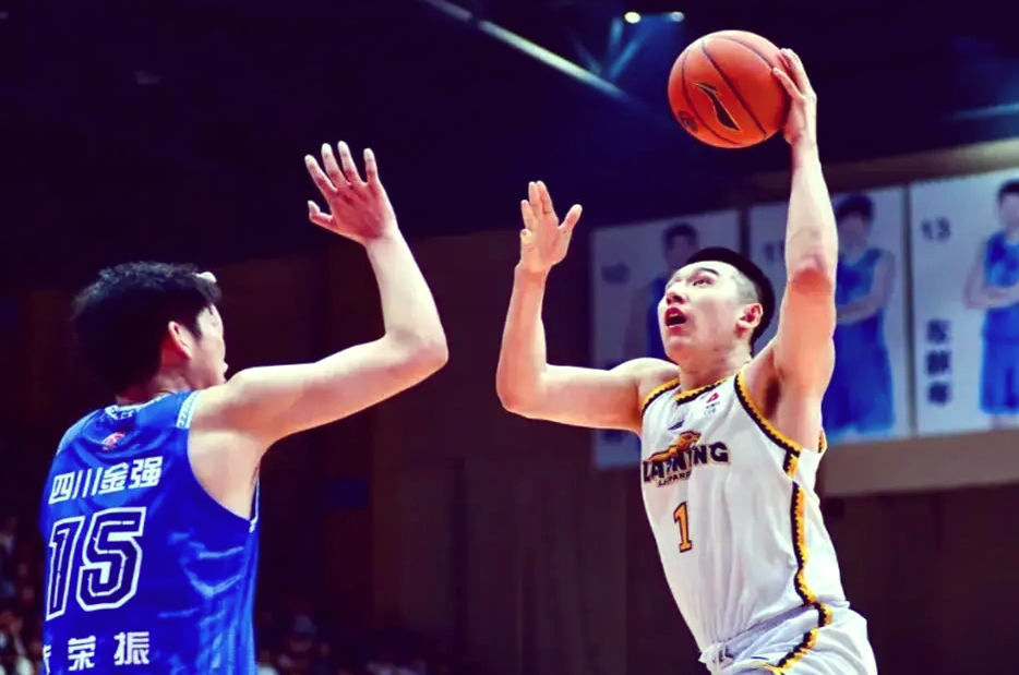 新援成功适应球队节奏，备战全力迎战的简单介绍