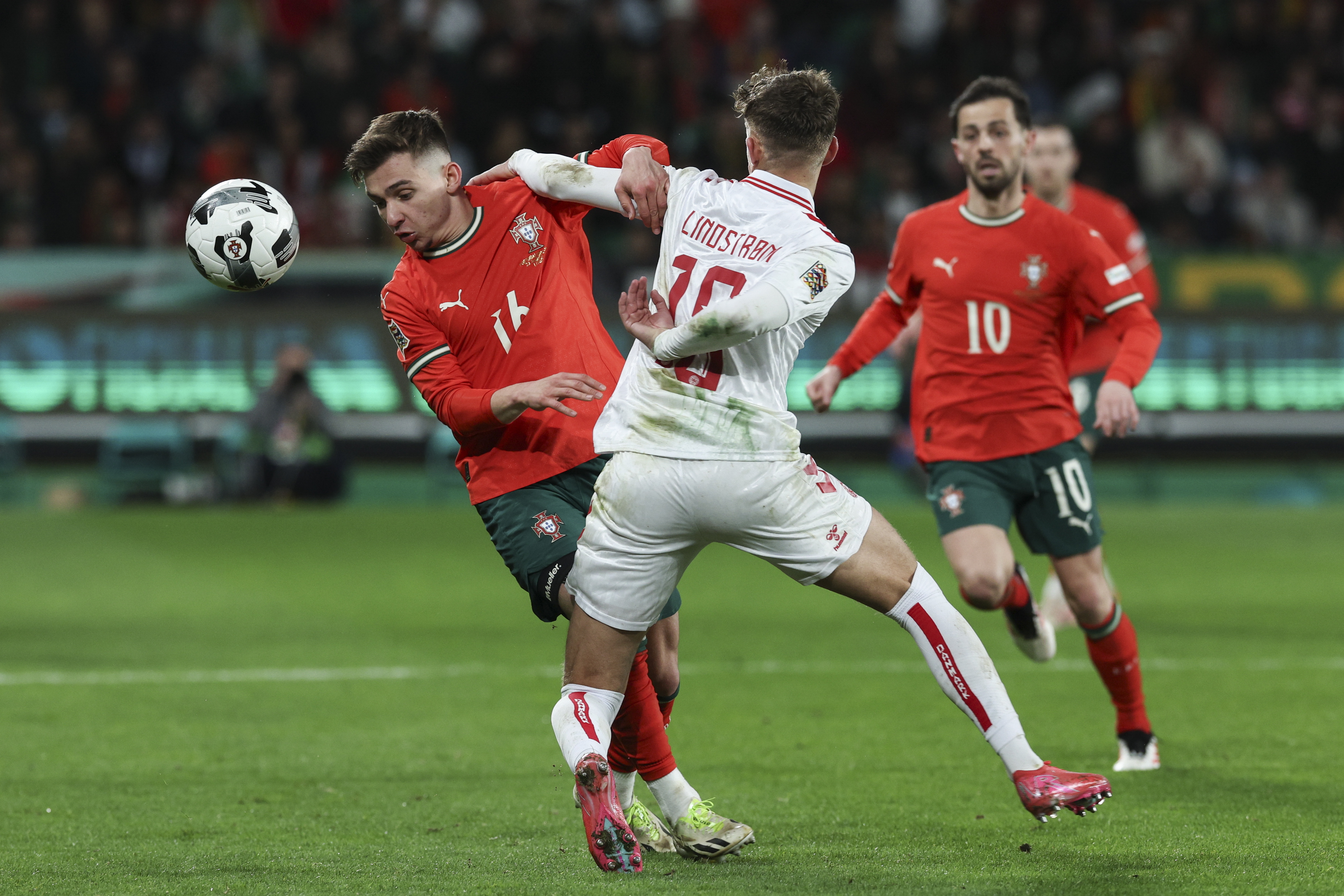 爱游戏官网-包含欧国联比赛半决赛首回合即将开始，强队备战决战的词条