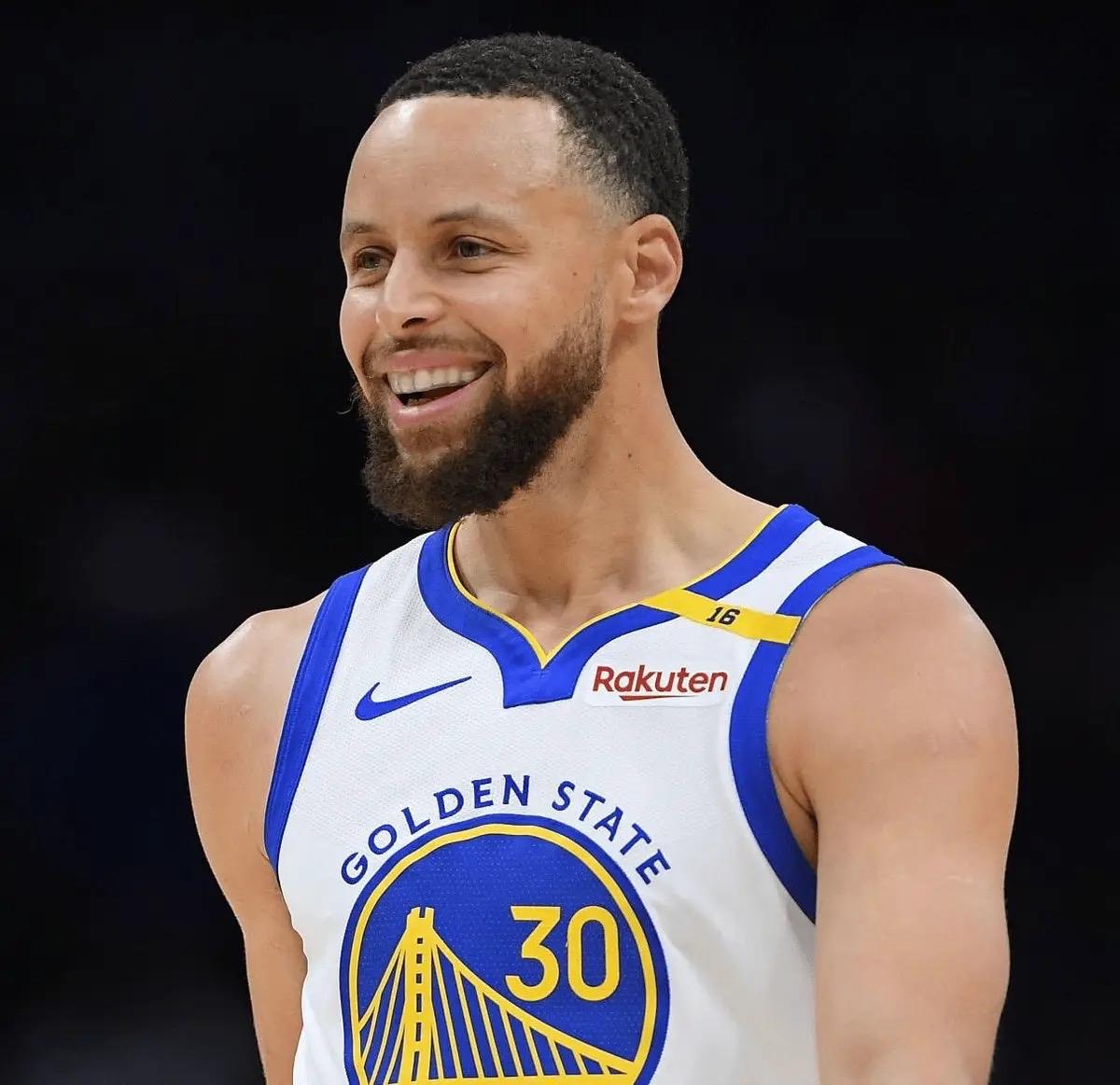 爱游戏官网入口-勇士险胜国王，豪取四连胜