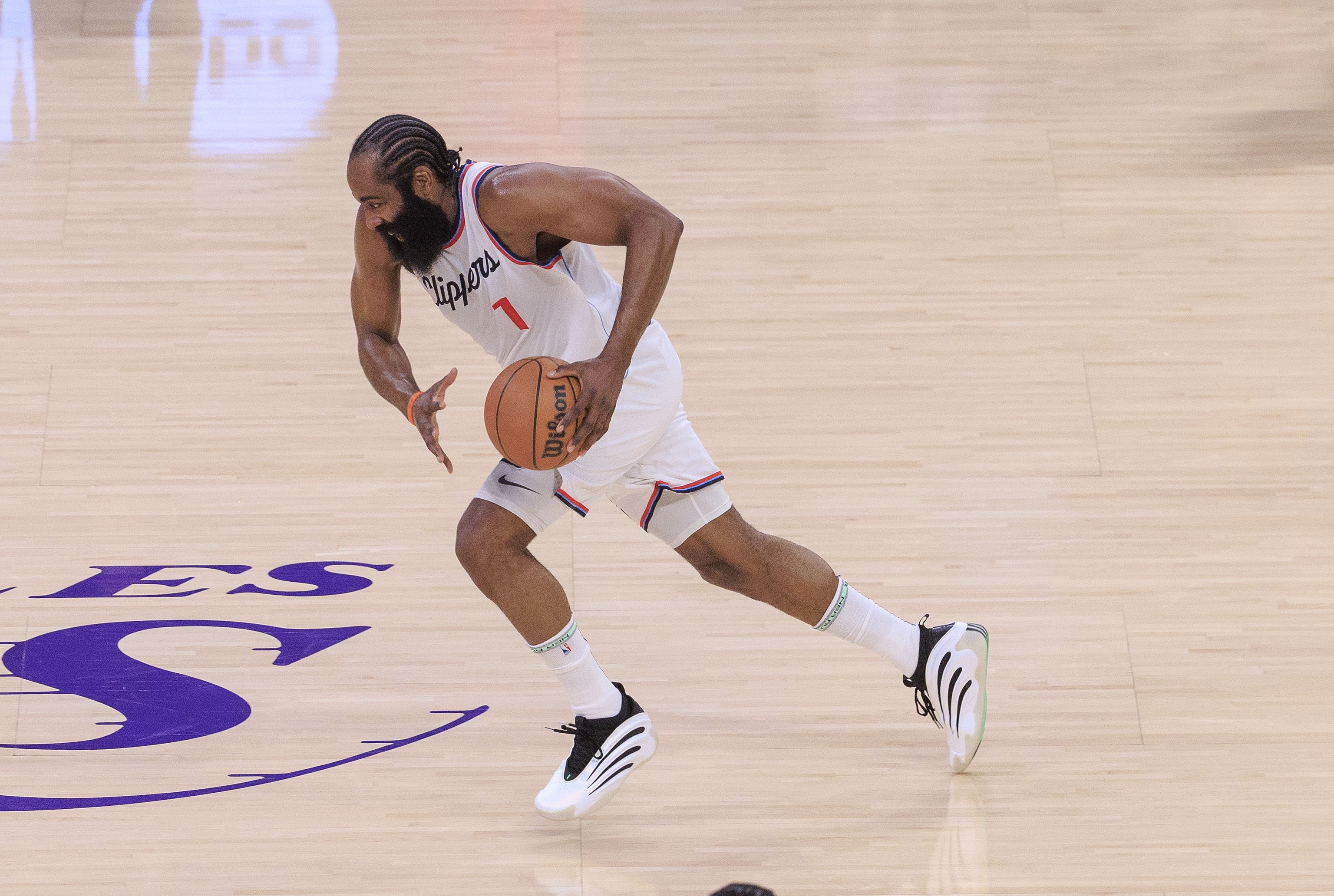 爱游戏体育官网-火箭擒小牛，哈登连续20+得分