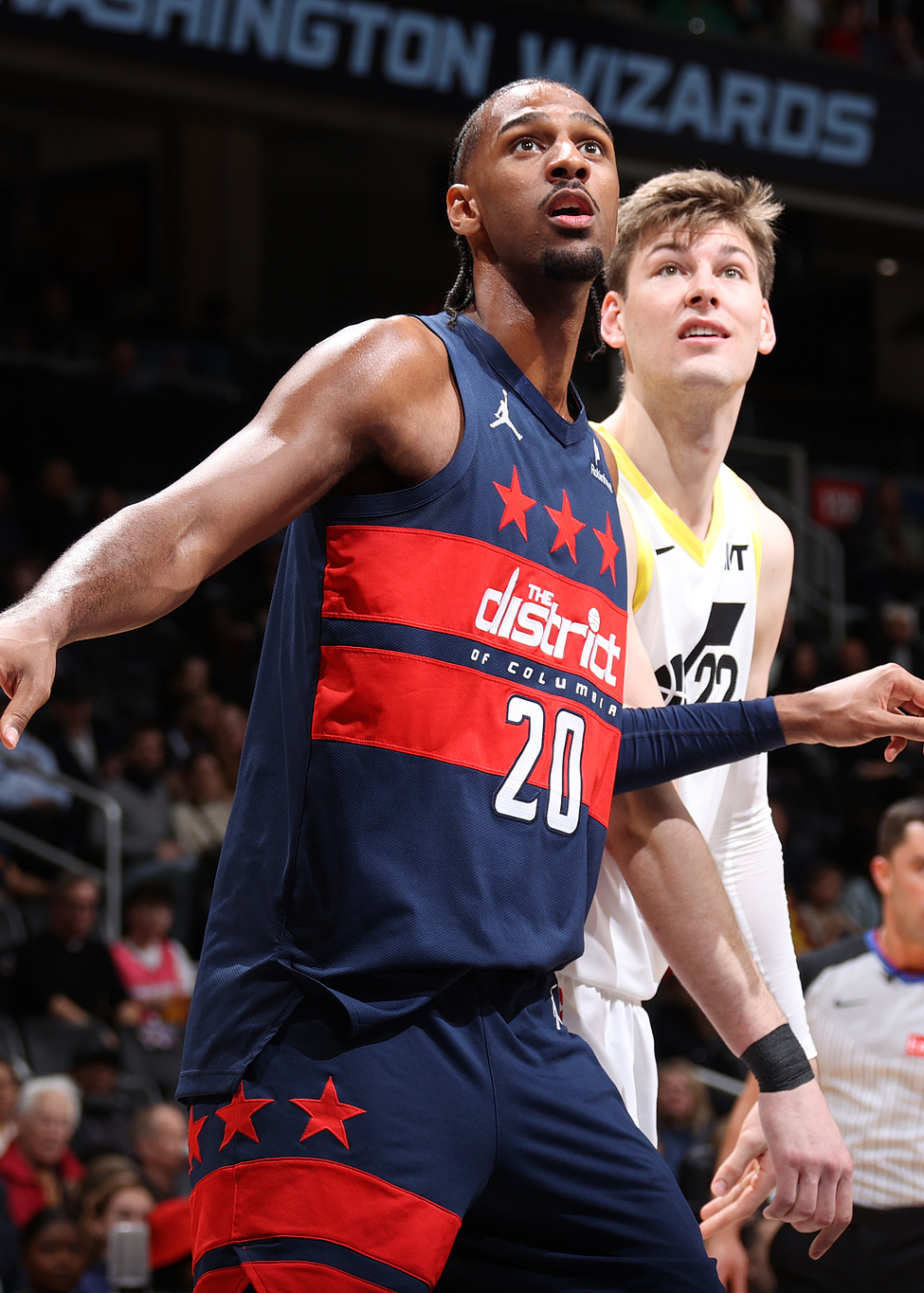 爱游戏-爵士全队出色发挥，完胜对手继续豪取战绩的简单介绍