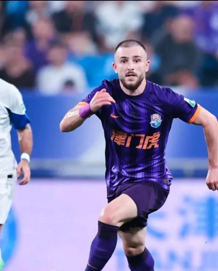 包含阿尔巴尼亚国家队球员适应新战术，备战状态良好的词条