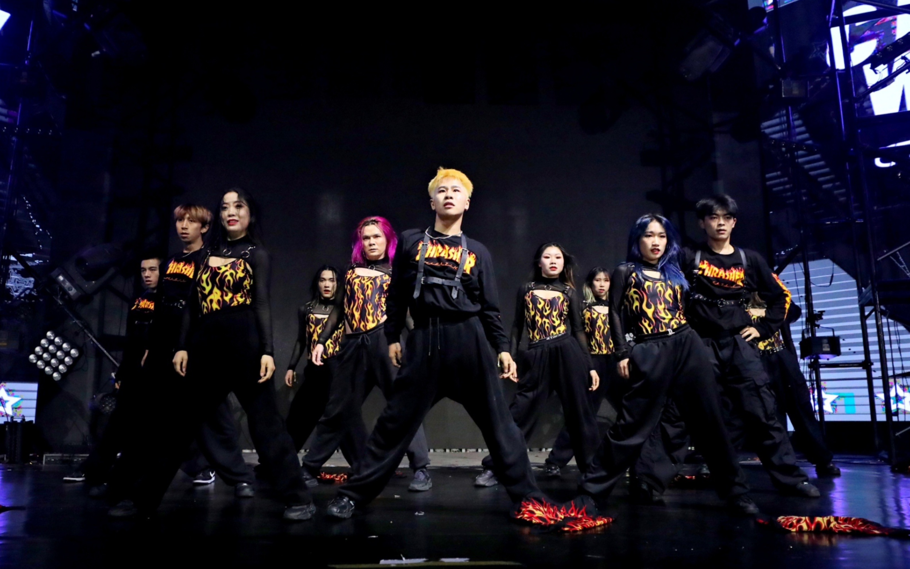 爵士队全场气势如虹，齐齐发威取胜