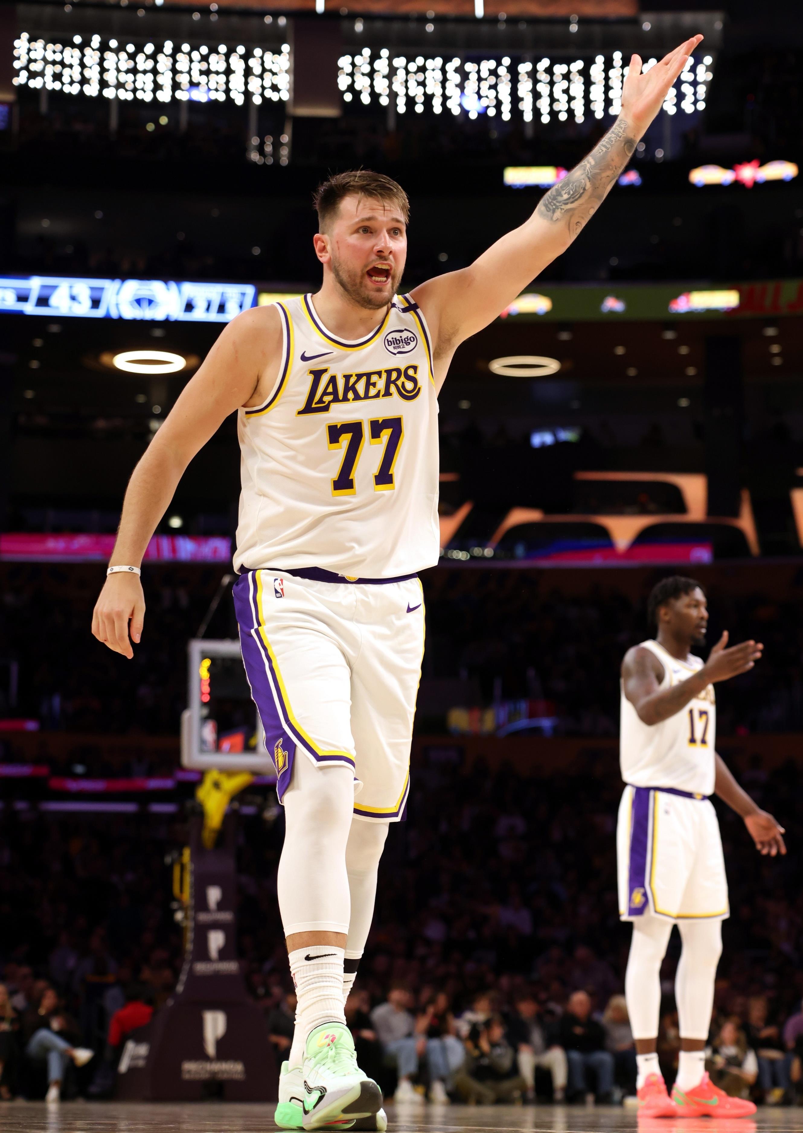 包含湖人负于灰熊，遭遇两连败的词条