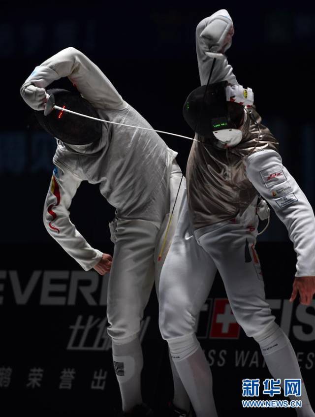 黎巴嫩选手在击剑赛中展现实力