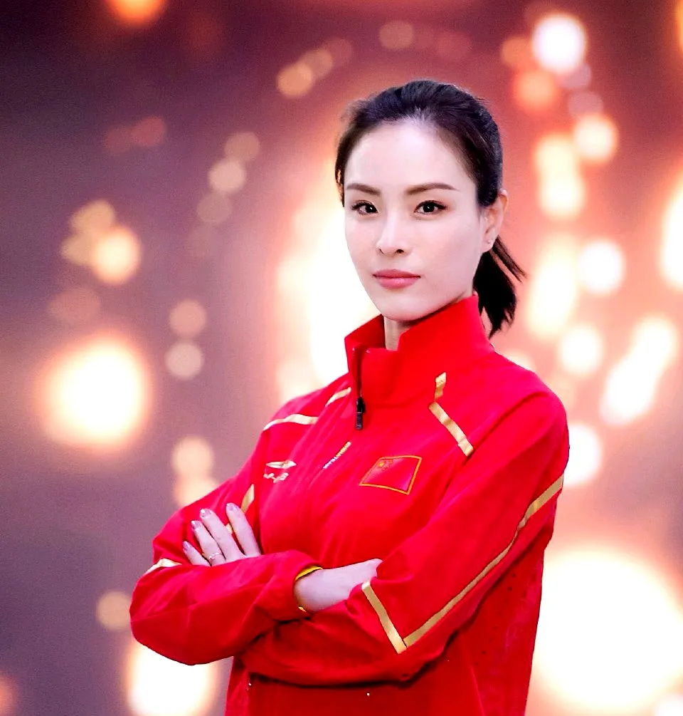 关于强队崭露头角，一路领先稳坐金牌宝座的信息