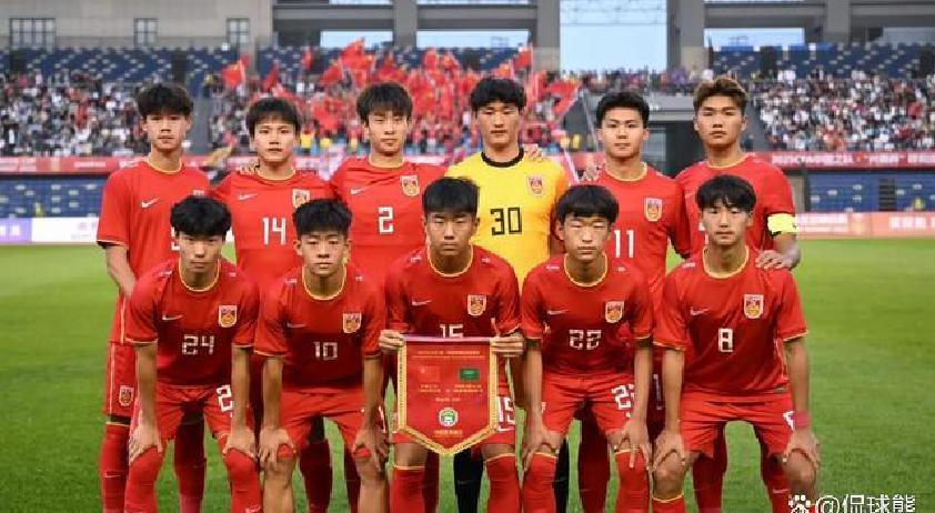 爱游戏网页版入口-防线坚不可摧！球队成功击败对手